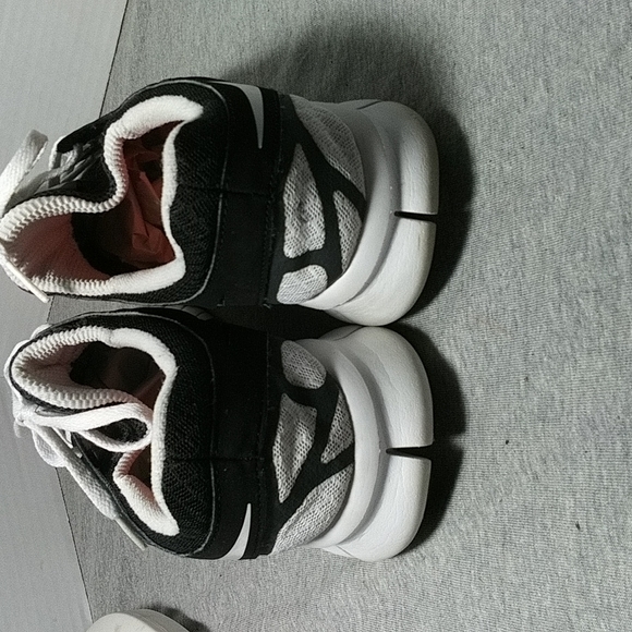 Women's Nike Free Run 2 tennis shoes - Picture 4 of 10